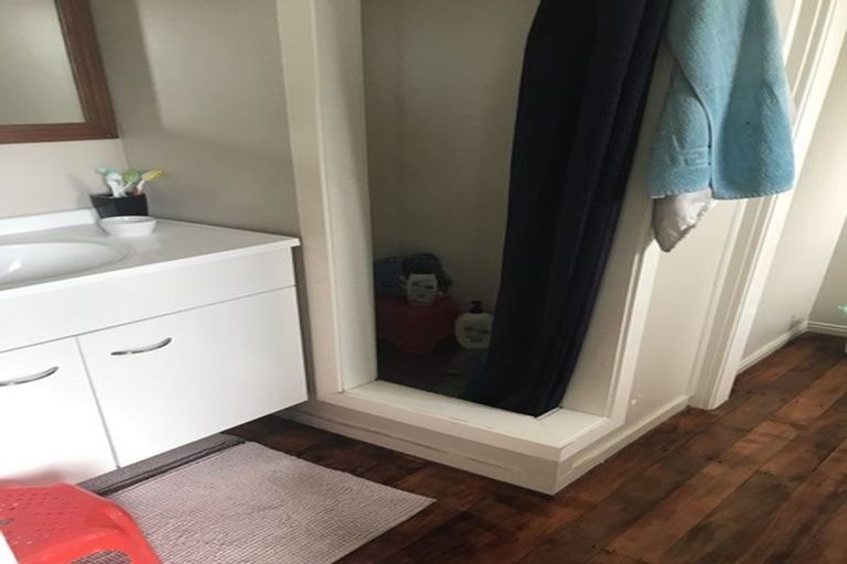 Photo of property in 2/53 Pakuranga Road, Pakuranga, Auckland, 2010