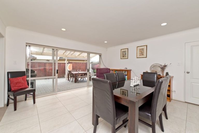 Photo of property in 16 Lake Drive, Karaka, Papakura, 2113