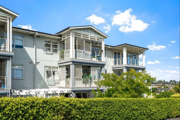 Photo of property in 106 Rewa Rewa Lane, Orewa, 0931