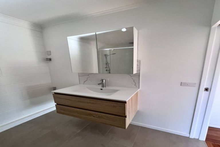 Photo of property in 349 Triangle Road, Massey, Auckland, 0614