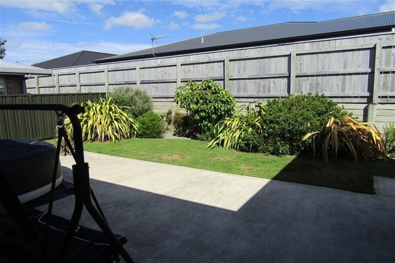 Photo of property in 4 Diamond Grove, Brown Owl, Upper Hutt, 5018