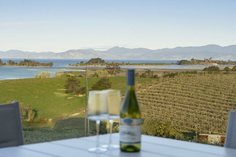 Photo of property in 28 Lindup Road, Lower Moutere, Upper Moutere, 7175