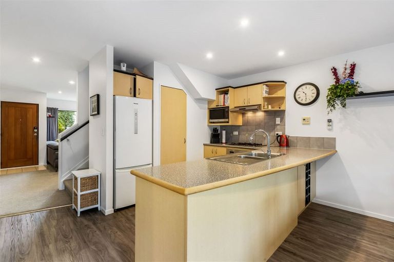 Photo of property in 9 Spalding Rise, Golflands, Auckland, 2013