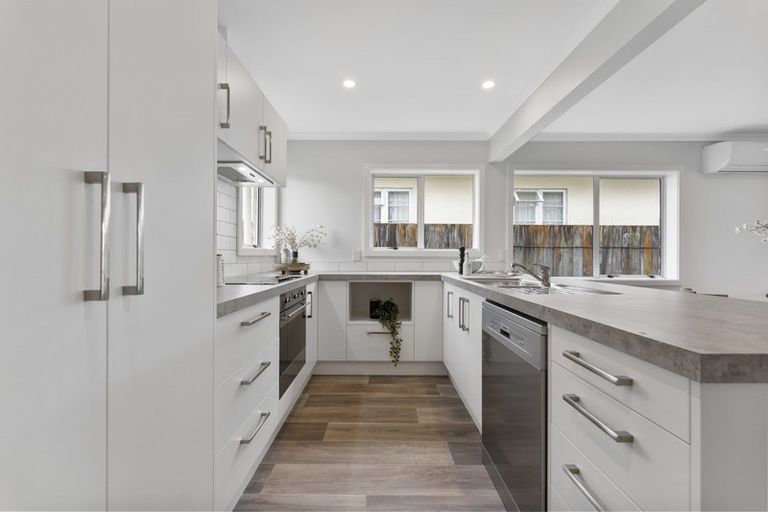 Photo of property in 75 Keeling Street, West End, Palmerston North, 4412