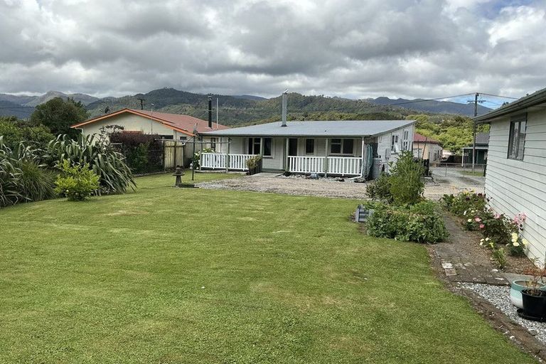 Photo of property in 5 Ranfurly Street, Runanga, 7803