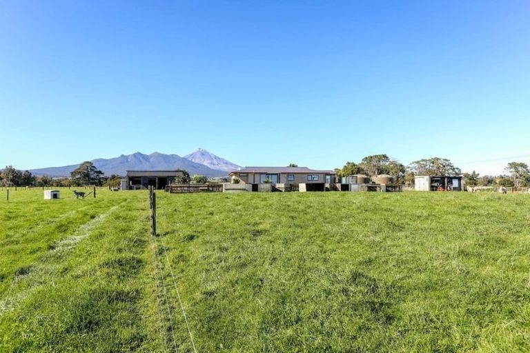 Photo of property in 37 Upper Pitone Road, Pitone, New Plymouth, 4374