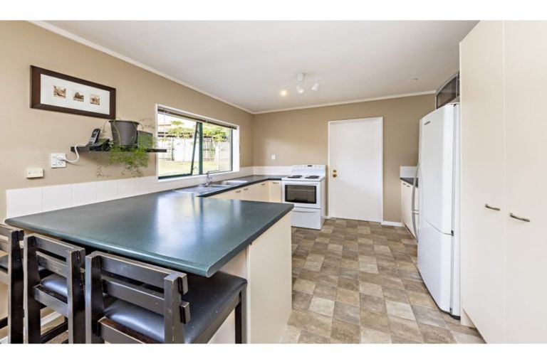 Photo of property in 2 Belinda Avenue, Flat Bush, Auckland, 2023