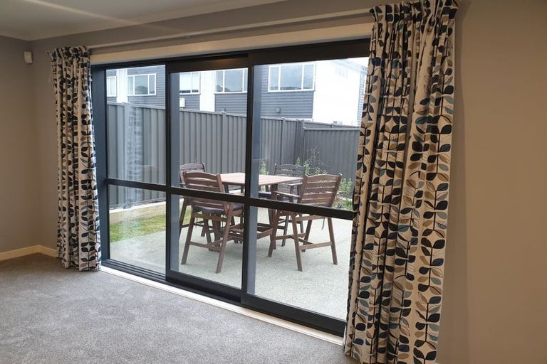 Photo of property in 27 Kaki Drive, Kenepuru, Porirua, 5022