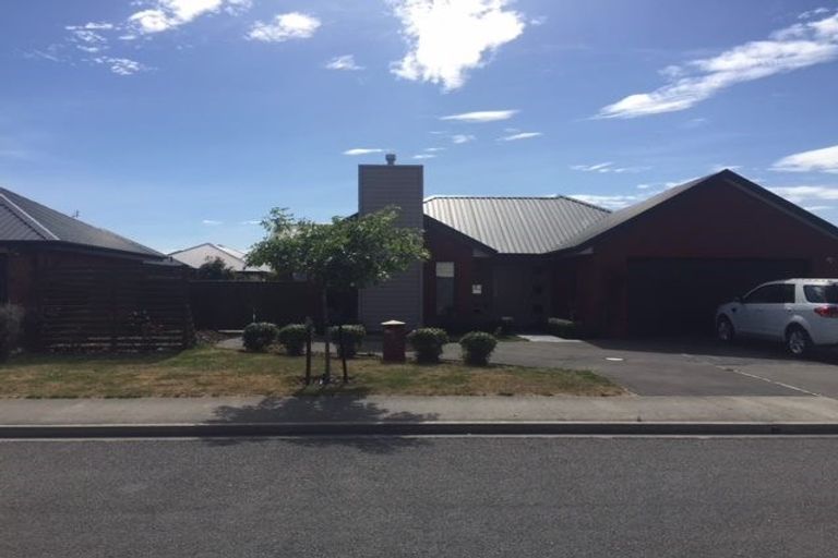 Photo of property in 4 Kotare Avenue, Rangiora, 7400