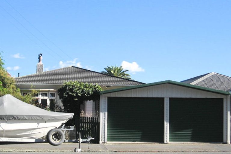 Photo of property in 256 Muritai Road, Eastbourne, Lower Hutt, 5013