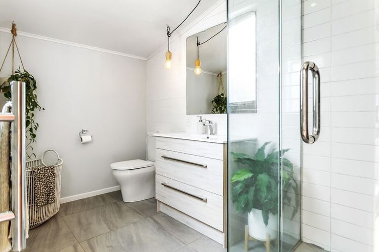 Photo of property in 18 Sarah Avenue, Whitianga, 3510