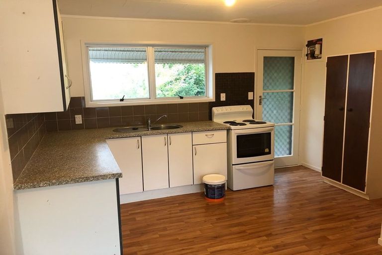 Photo of property in 2/4 Cairngorm Place, Highland Park, Auckland, 2010