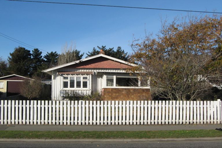 Photo of property in 107 Bowhill Road, New Brighton, Christchurch, 8083