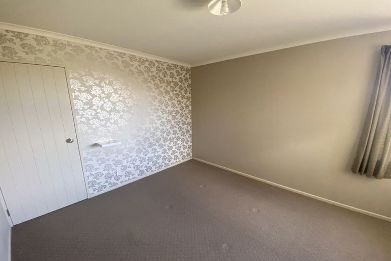 Photo of property in 54 Geneva Terrace, Kelvin Grove, Palmerston North, 4414