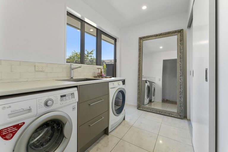 Photo of property in 21 De Bettencor Place, Mount Pisa, Cromwell, 9383