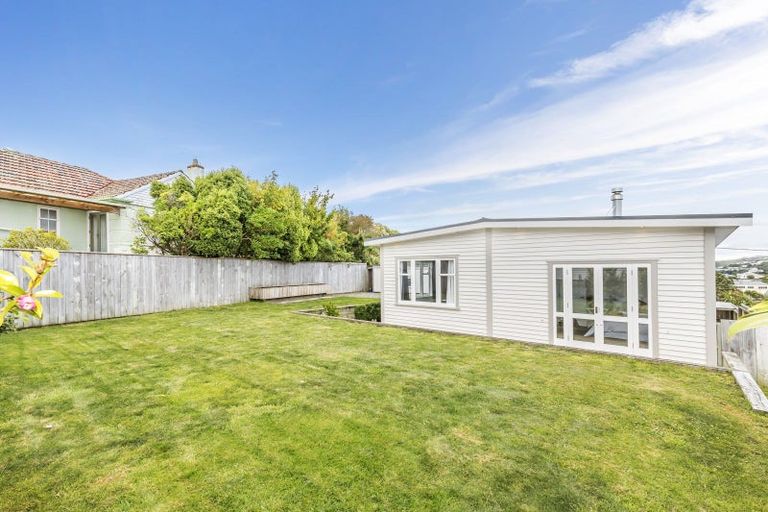 Photo of property in 36 Kaihuia Street, Northland, Wellington, 6012