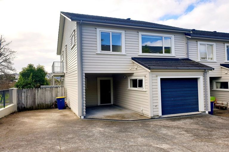 Photo of property in 1/86 Fernhill Way, Oteha, Auckland, 0632