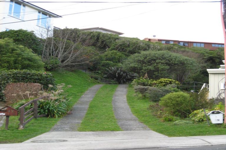 Photo of property in 19 David Crescent, Karori, Wellington, 6012