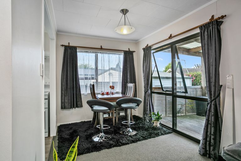 Photo of property in 74 Moore Street, Leamington, Cambridge, 3432