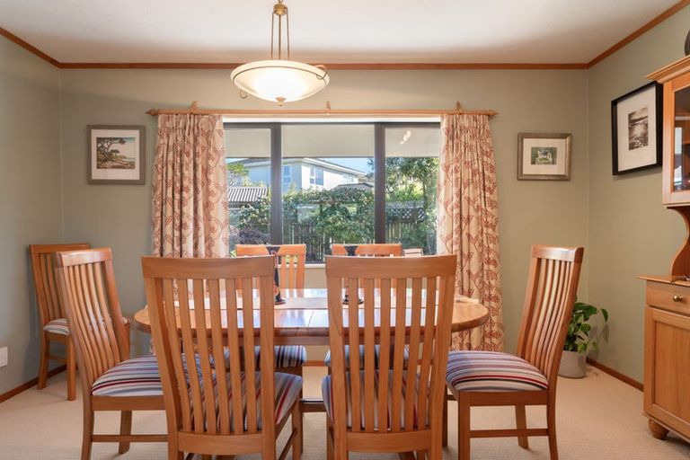 Photo of property in 6 Montrose Grove, Churton Park, Wellington, 6037