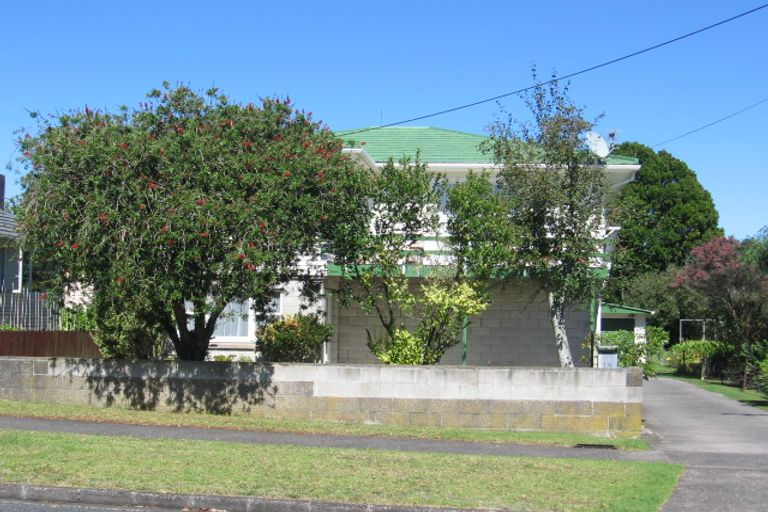 Photo of property in 18 Brains Road, Kelston, Auckland, 0602