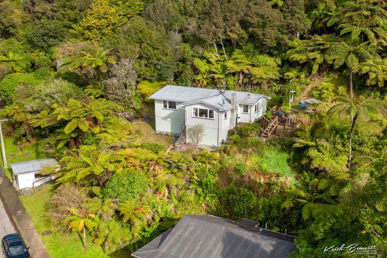 Photo of property in 36 Wyndham Road, Pinehaven, Upper Hutt, 5019