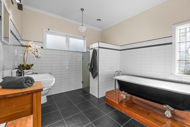 Photo of property in 755 Main North Road, Bay View, Napier, 4182