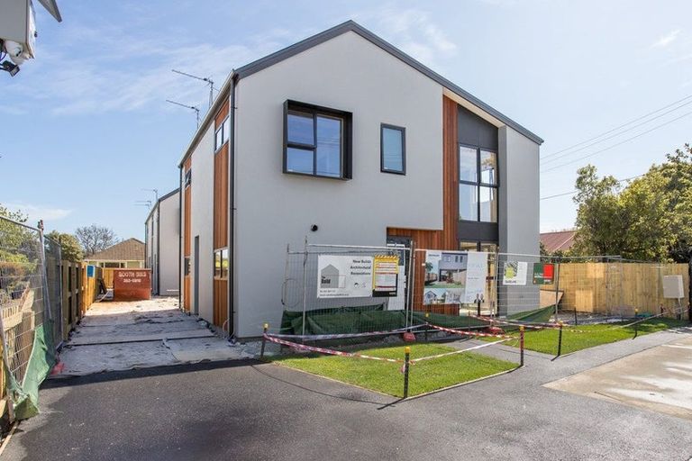 Photo of property in 2/13 Goldsmith Place, Waltham, Christchurch, 8023