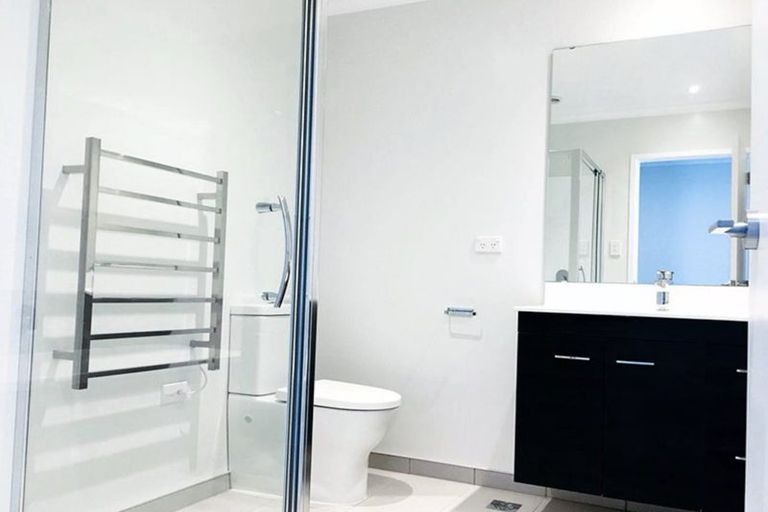 Photo of property in 25 Onekiritea Road, Hobsonville, Auckland, 0616