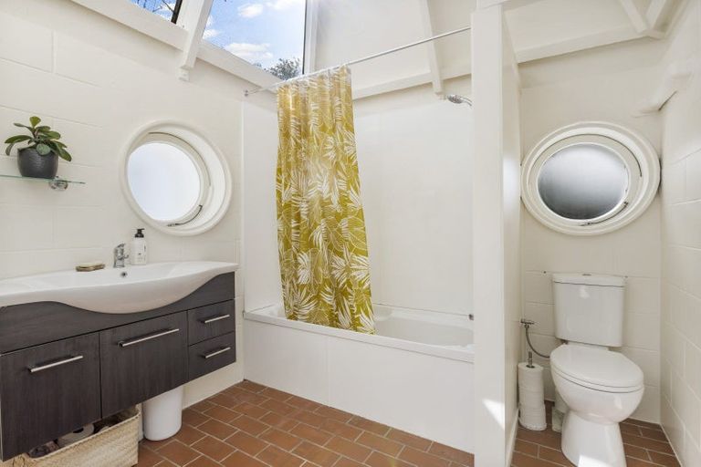 Photo of property in 2 Marnane Terrace, St Andrews, Hamilton, 3200