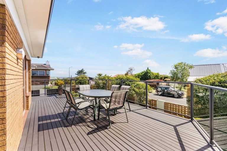 Photo of property in 8 Pounamu Place, Shelly Park, Auckland, 2014