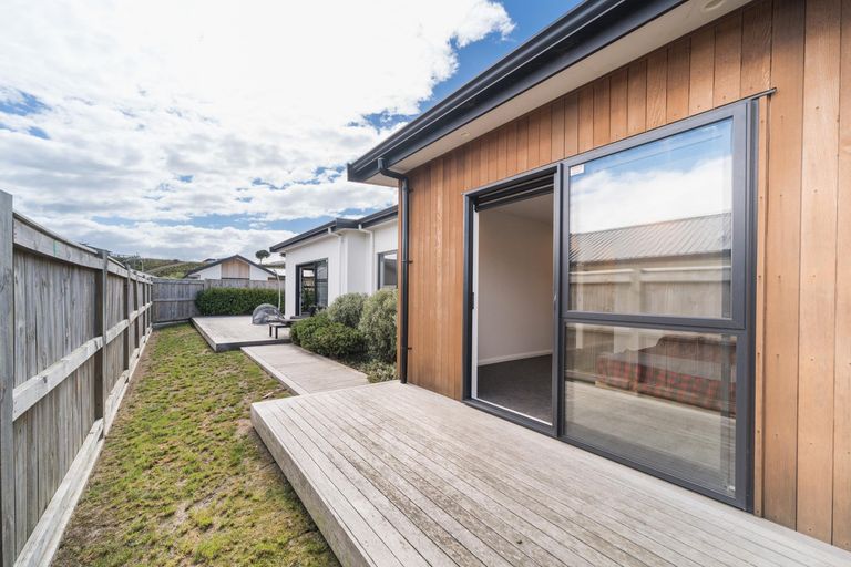 Photo of property in 61 Freedom Drive, Kelvin Grove, Palmerston North, 4414