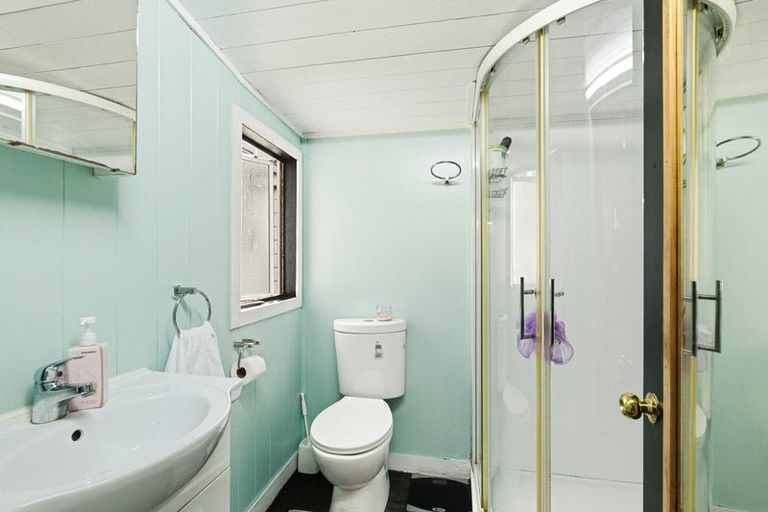 Photo of property in 637 Evans Bay Parade, Kilbirnie, Wellington, 6022