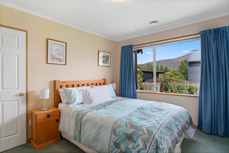 Photo of property in 1 Totara Terrace, Wanaka, 9305