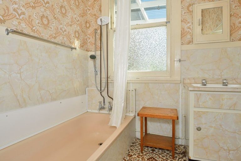 Photo of property in 42 Oswald Street, Mangapapa, Gisborne, 4010