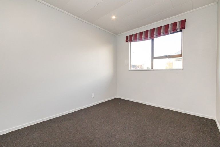 Photo of property in 52a Benmore Avenue, Cloverlea, Palmerston North, 4412