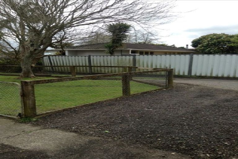 Photo of property in 23 Hamilton Drive, Waiuku, 2123