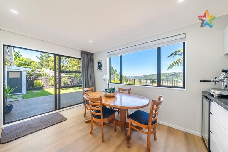 Photo of property in 186 Holborn Drive, Stokes Valley, Lower Hutt, 5019