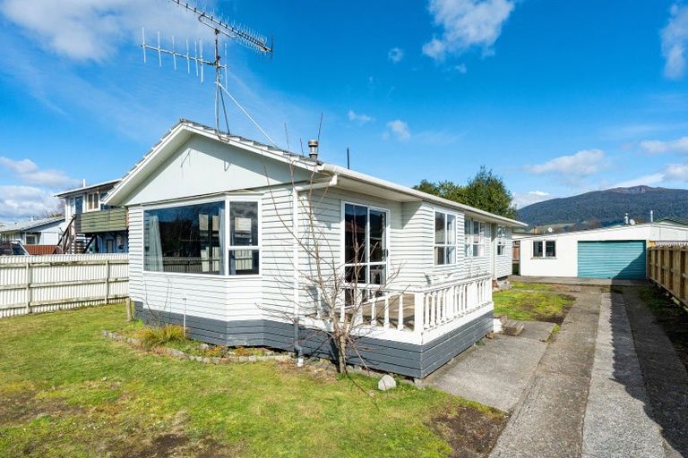 Photo of property in 14 Tureiti Place, Turangi, 3334