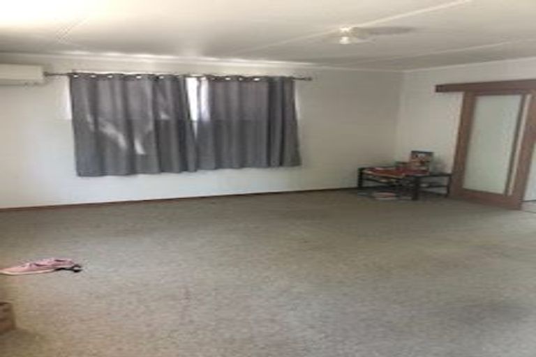 Photo of property in 437 Featherston Street, Palmerston North, 4414