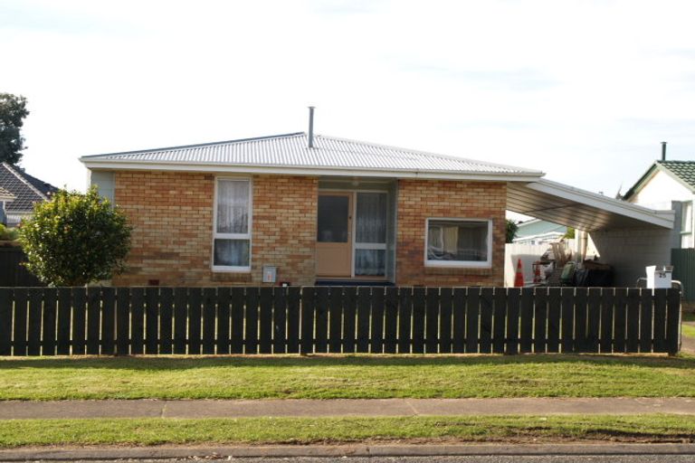 Photo of property in 25 Cottingham Crescent, Mangere East, Auckland, 2024