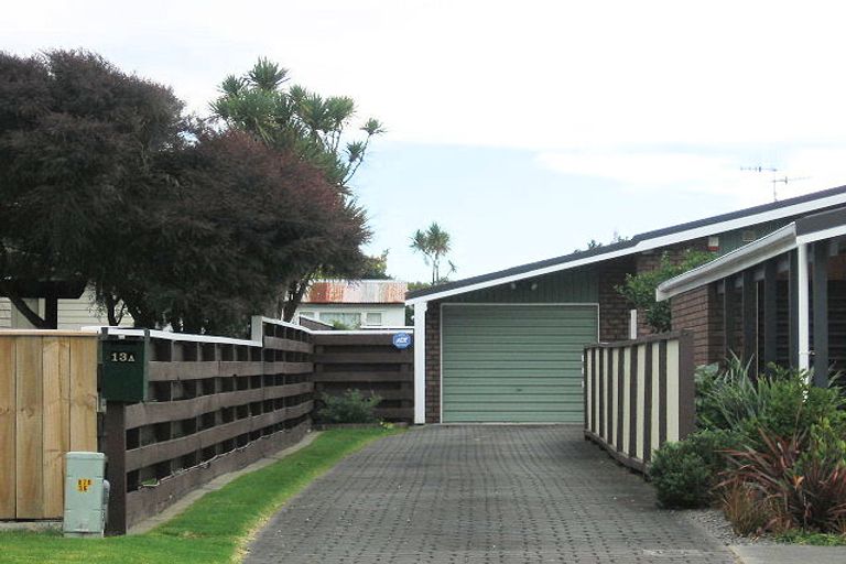 Photo of property in 1/13 Hadfield Place, Paraparaumu Beach, Paraparaumu, 5032