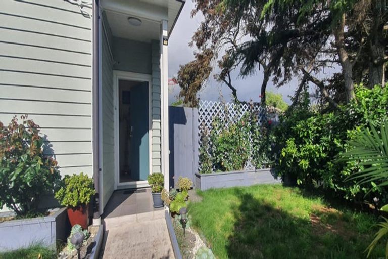 Photo of property in 61 Grove Road, Papakura, 2110