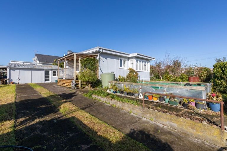 Photo of property in 52 Richmond Street, Waitara, 4320