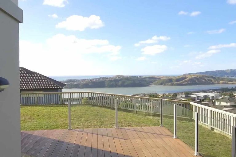 Photo of property in 12 Kahurangi Heights, Aotea, Porirua, 5024