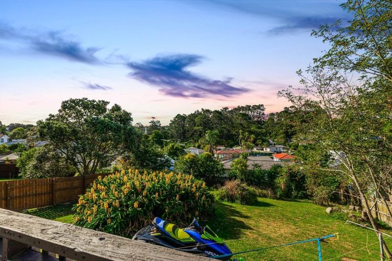 Photo of property in 28 Helena Street, Massey, Auckland, 0614