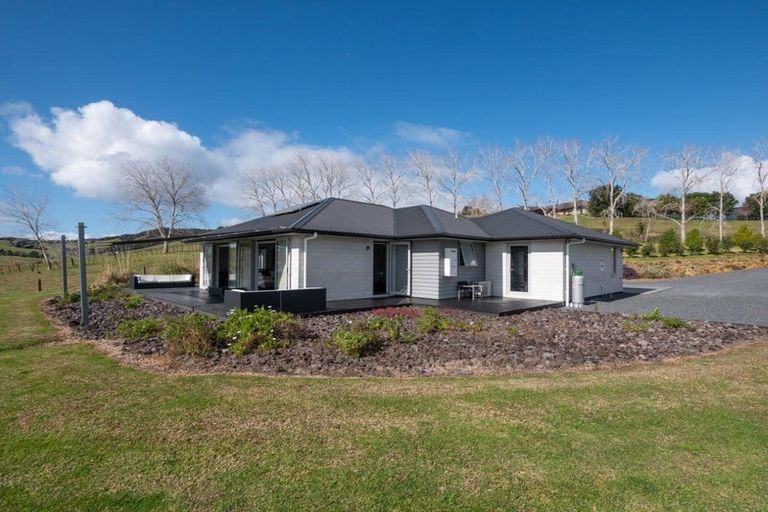 Photo of property in 681c Puketona Road, Haruru, 0204