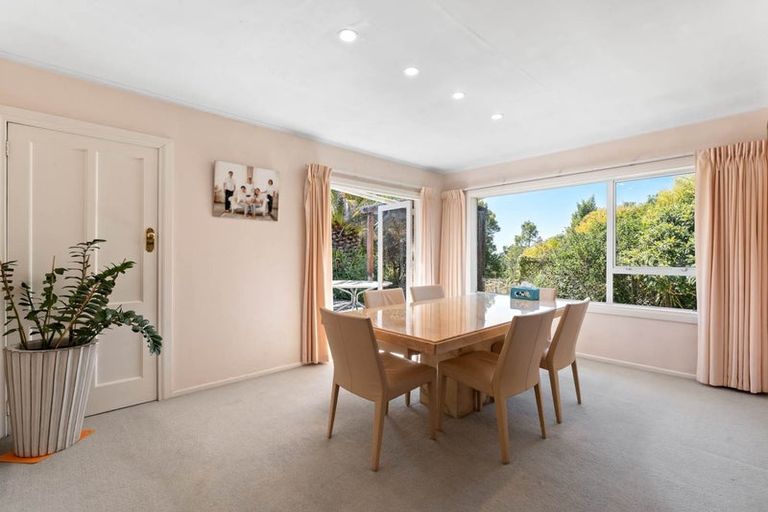 Photo of property in 102 Arran Road, Browns Bay, Auckland, 0630