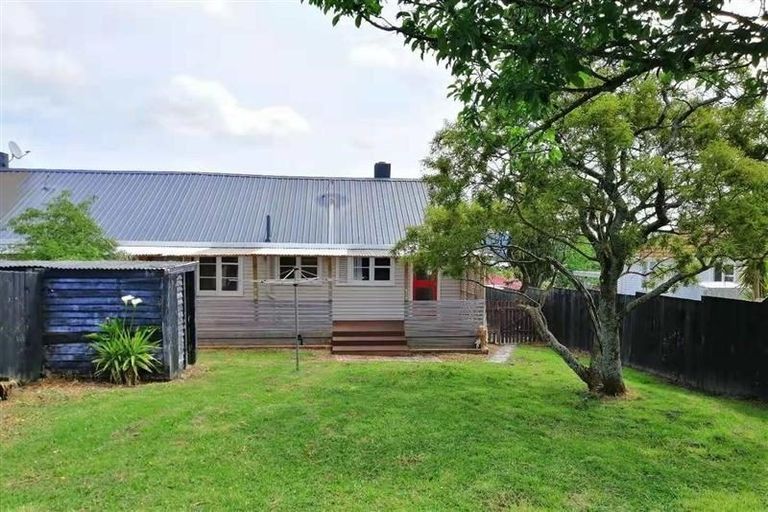 Photo of property in 245 Great North Road, Henderson, Auckland, 0612