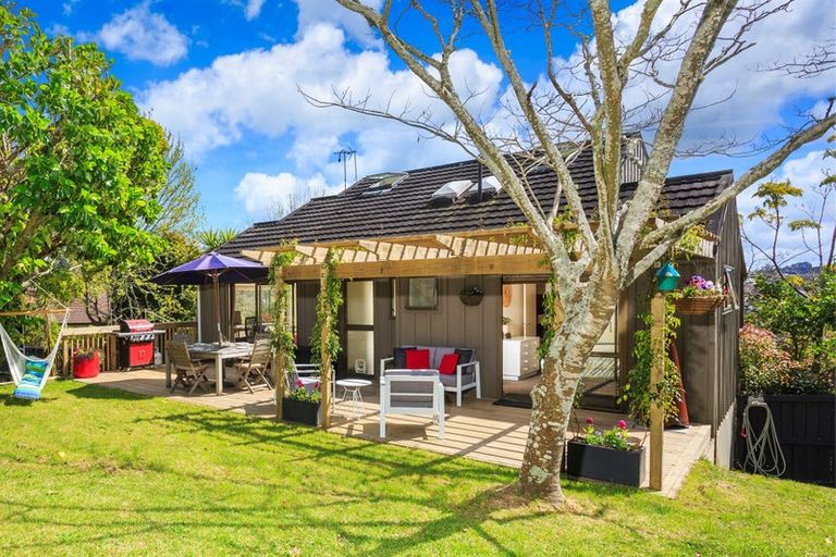 Photo of property in 20 Kallista Place, Browns Bay, Auckland, 0630